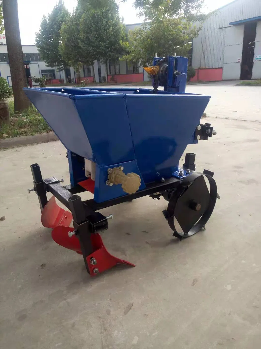 a New Generation of High Quality Agricultural Equipment Potato Seeding Machine