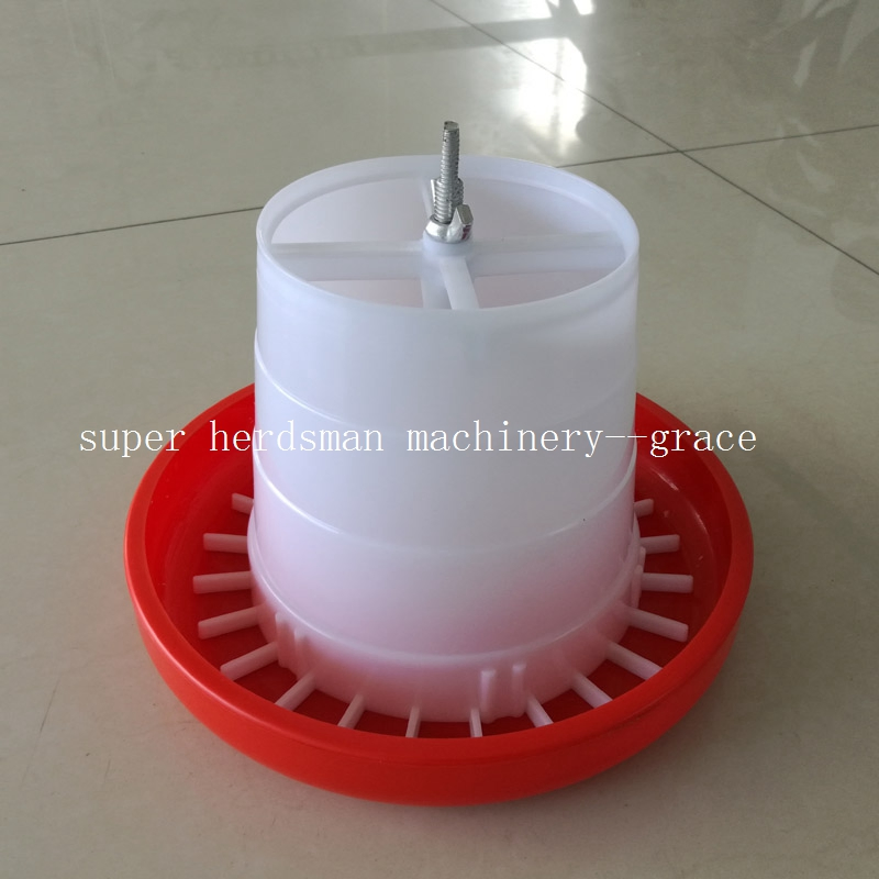 Automatic Chicken Feeders for Broiler Production