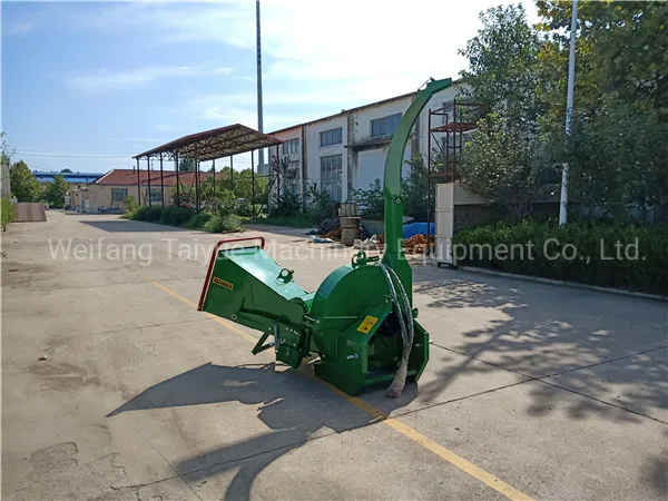 Big Chipping Capacity 9 Inches Hydraulic Wood Shredder 3PT Chipper Machine