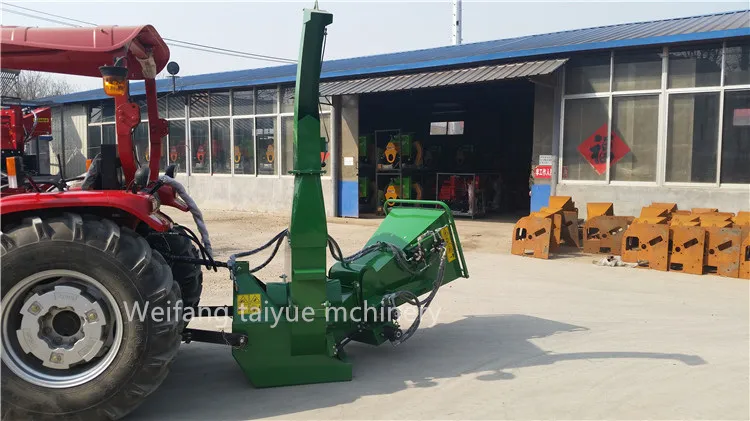 Big Chipping Capacity 9 Inches Hydraulic Wood Shredder 3PT Chipper Machine