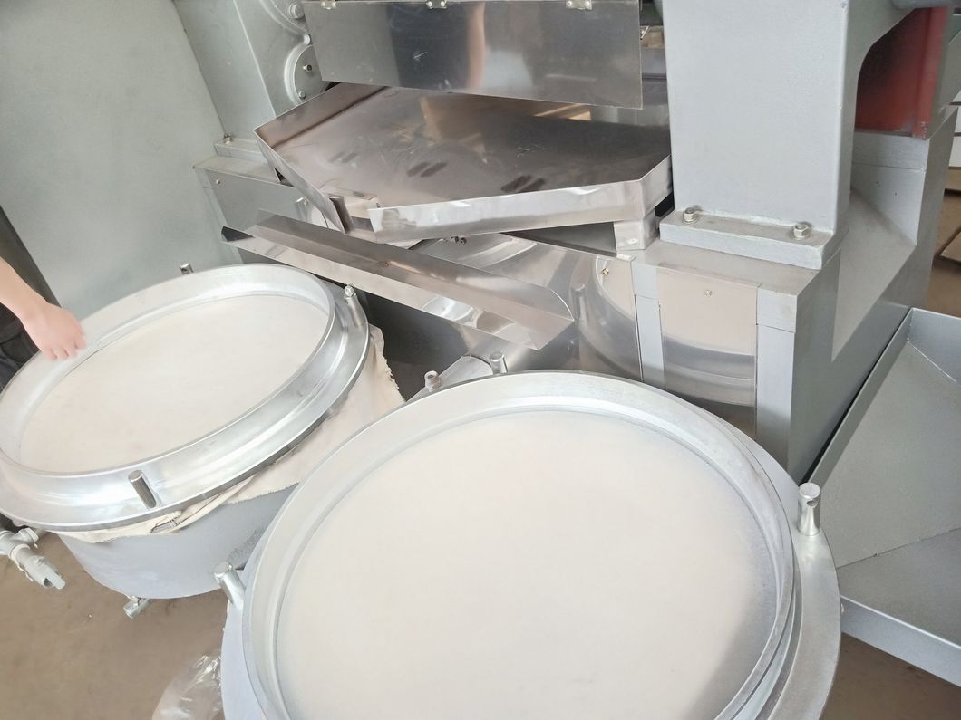 Famous Brand Almond Soybean Peanut Sunflower Oil Squeezing Machine with Easy Operation