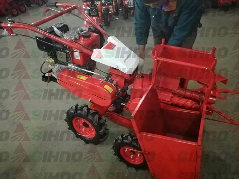 Hot Sale Walking Tractor Mini Corn Harvester/Maize Harvesting Machine