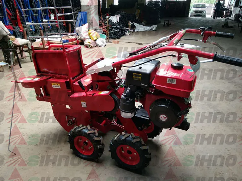 Hot Sale Walking Tractor Mini Corn Harvester/Maize Harvesting Machine