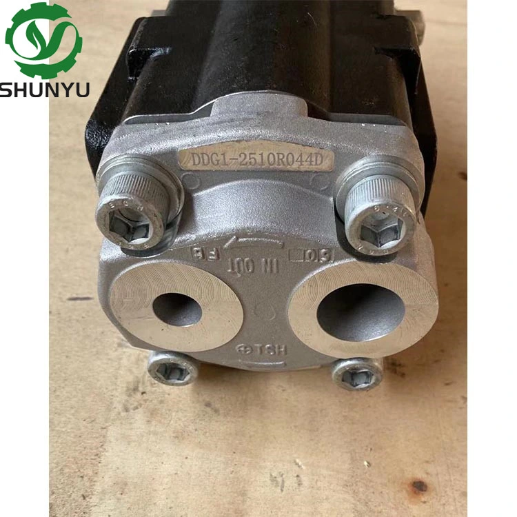 Kubota Tractor Parts M954 Assy Pump 3c081-82200